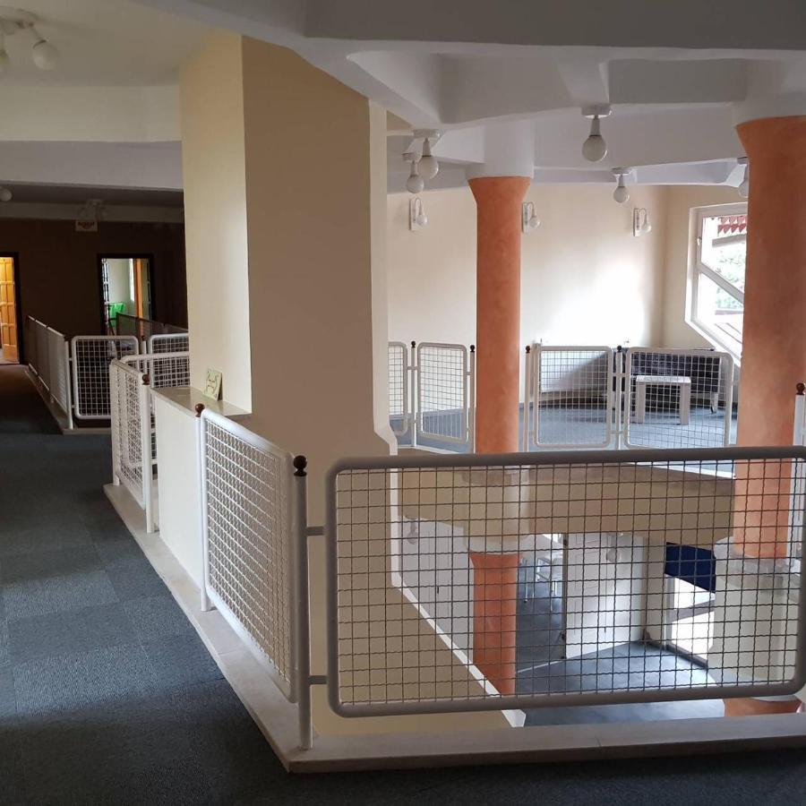 Grantek Ueduelohaz Hotel Balatonlelle Luaran gambar