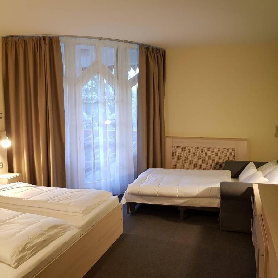 Grantek Ueduelohaz Hotel Balatonlelle Luaran gambar