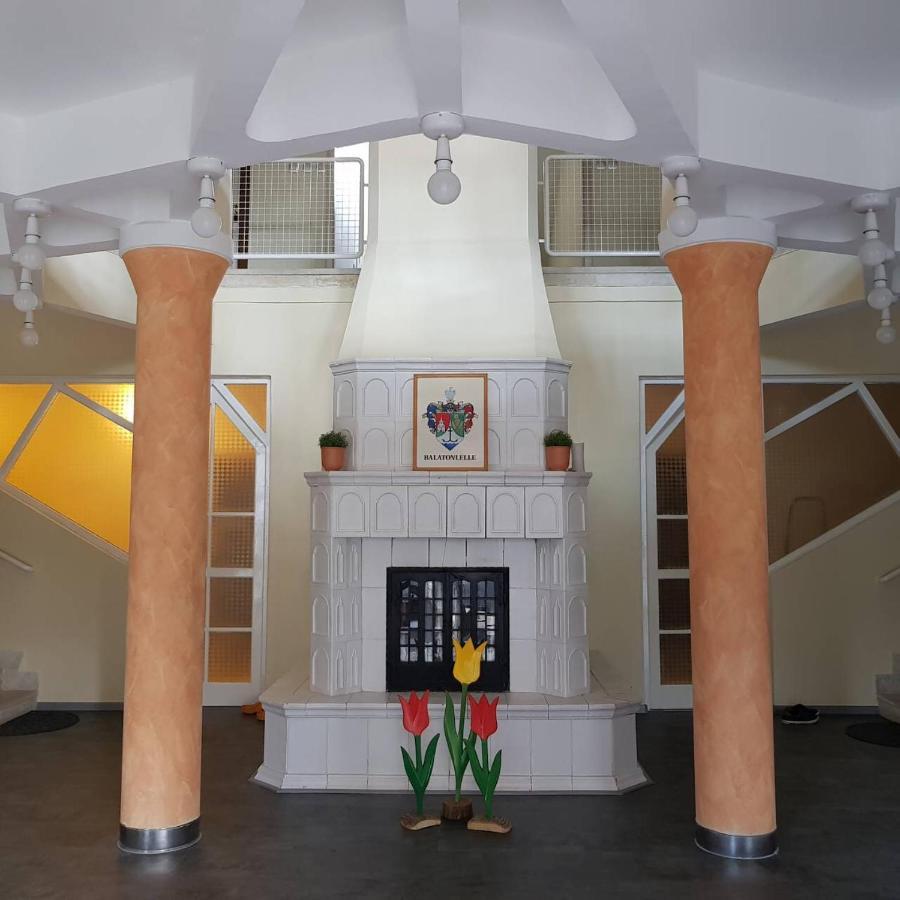 Grantek Ueduelohaz Hotel Balatonlelle Luaran gambar