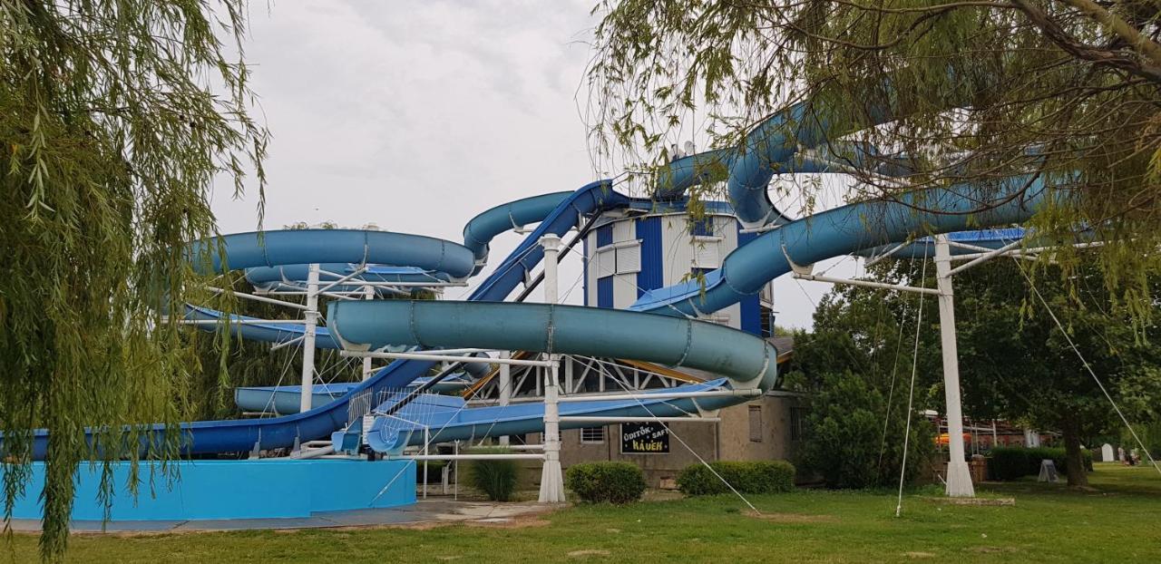 Grantek Ueduelohaz Hotel Balatonlelle Luaran gambar