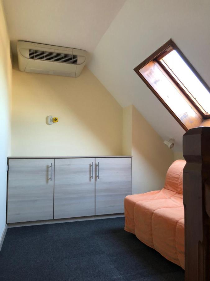 Grantek Ueduelohaz Hotel Balatonlelle Luaran gambar